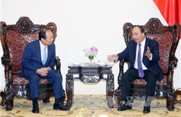 Thủ tướng Nguyễn Xuân Phúc tiếp Tổng Giám đốc Công ty điện tử Samsung, Hàn Quốc